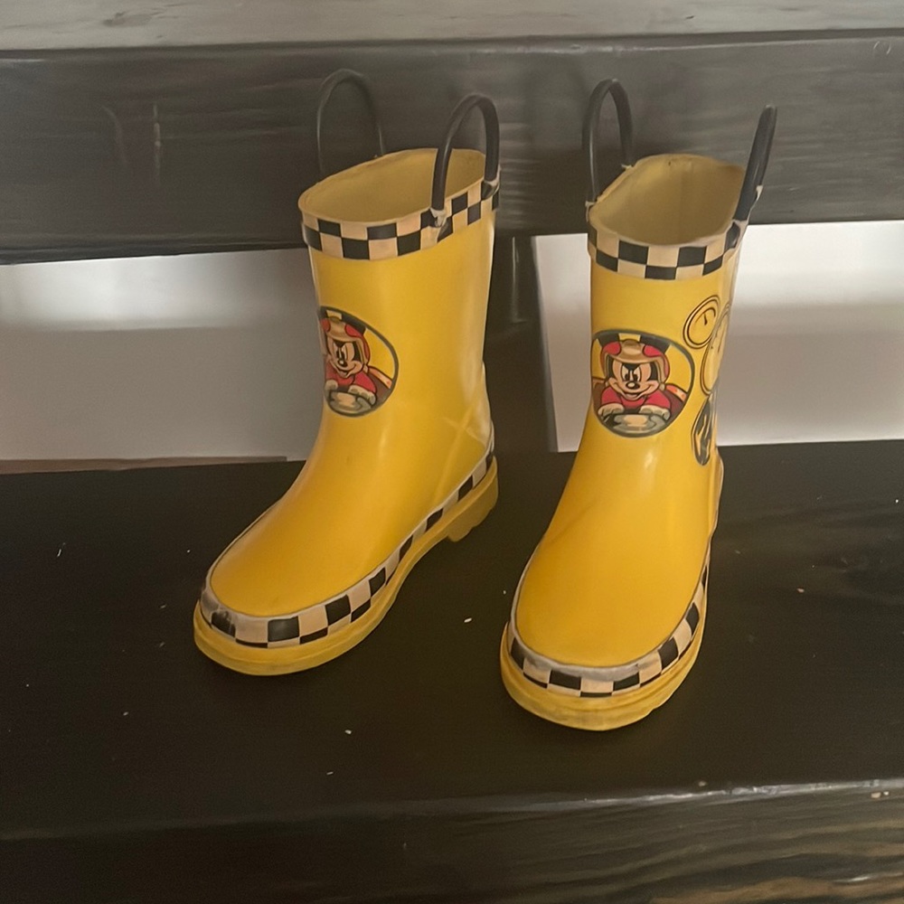 Disney rain boots size 8